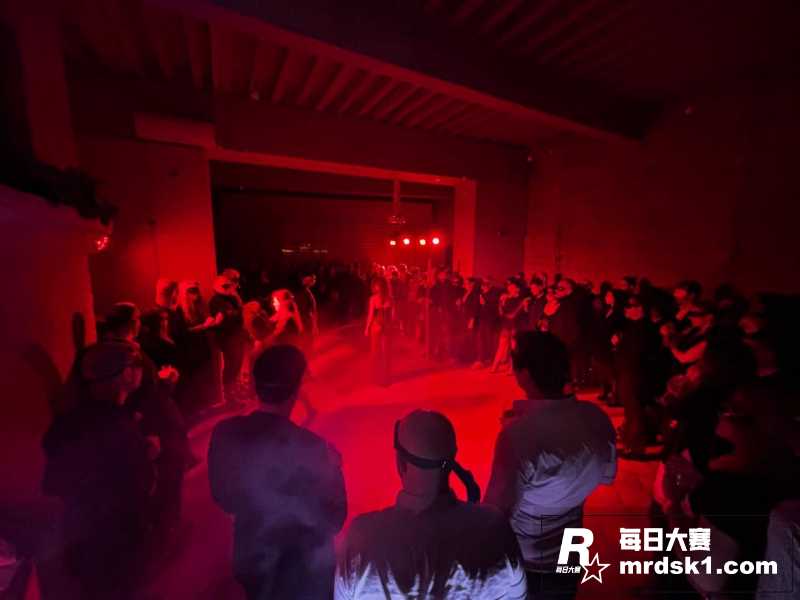 世界顶级情色盛宴 玫相关图片8