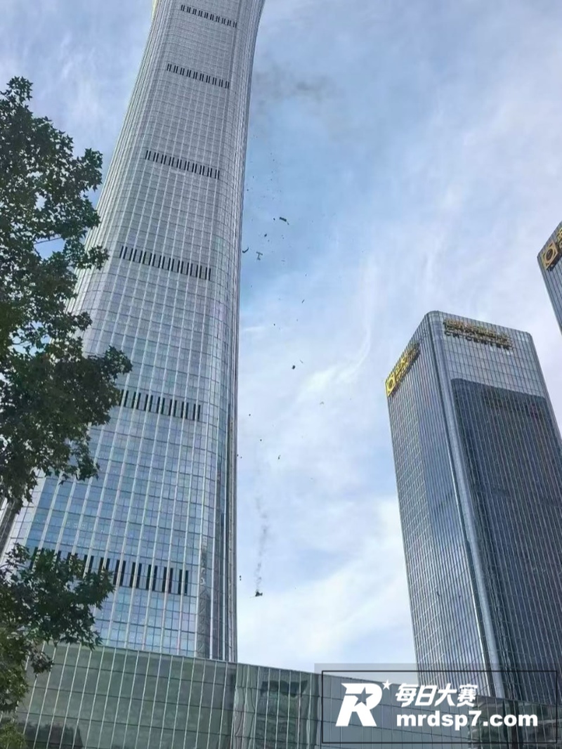 北京中信大厦疑遭小型相关图片2