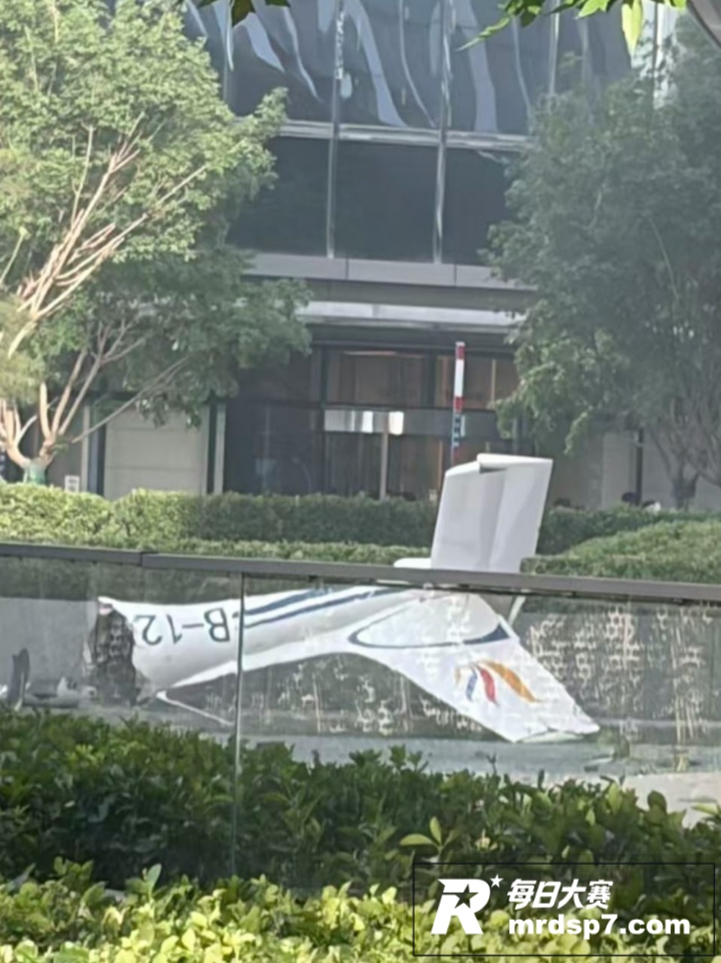 北京中信大厦疑遭小型相关图片5