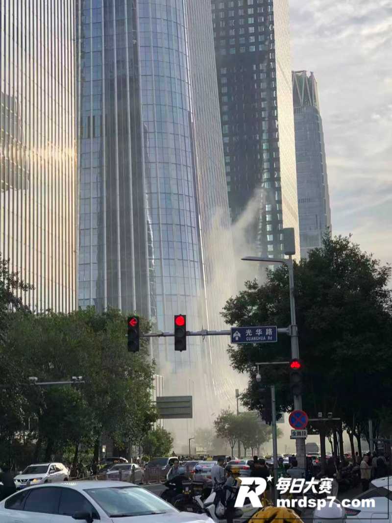 北京中信大厦疑遭小型相关图片6