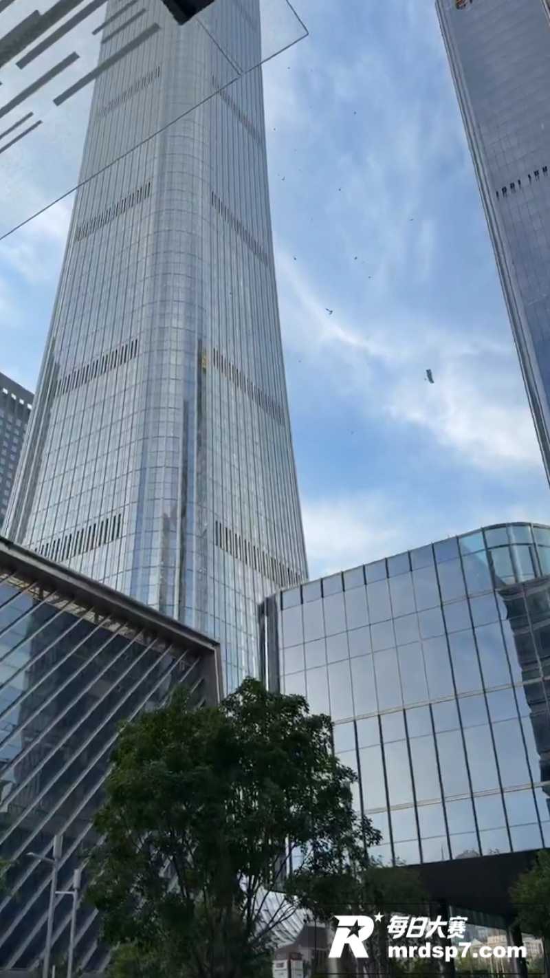 北京中信大厦疑遭小型相关图片9