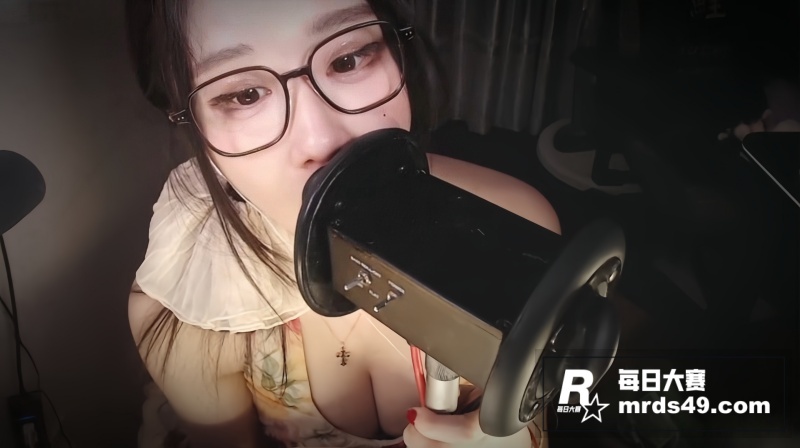 ASMR露脸声控女神相关图片5