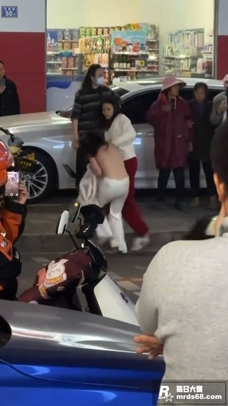 福建平潭原配当街抓小相关图片6