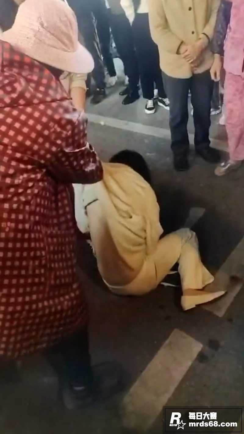 福建平潭原配当街抓小相关图片8