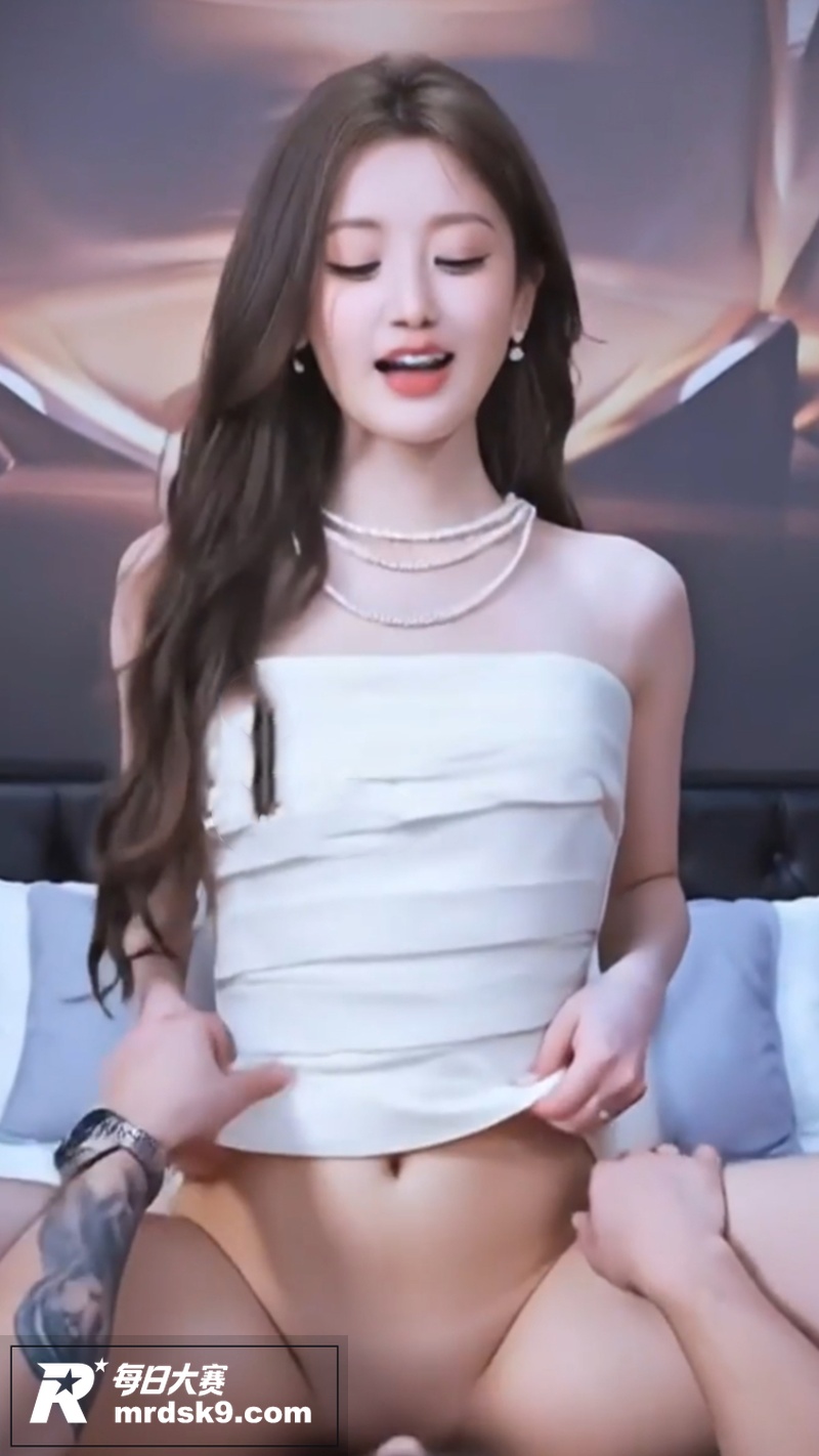 AI脱衣爆改美女明星相关图片2