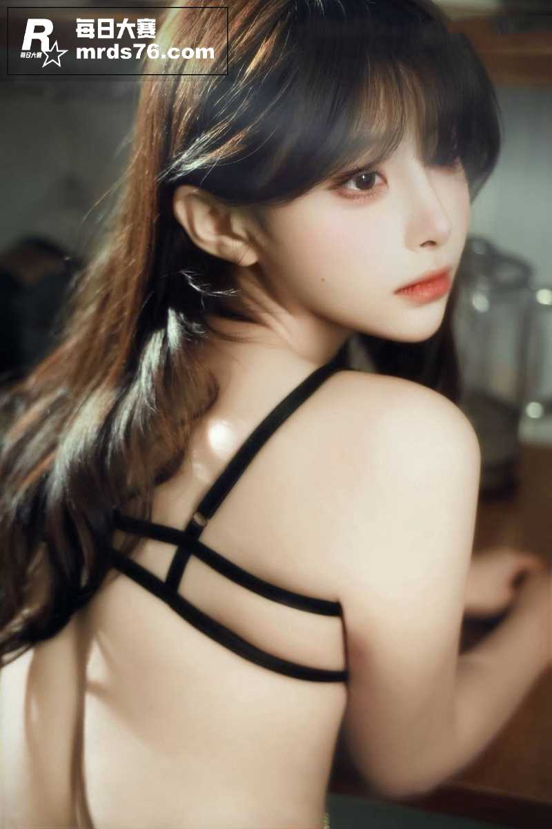 推特高颜值阿黑颜女神相关图片4