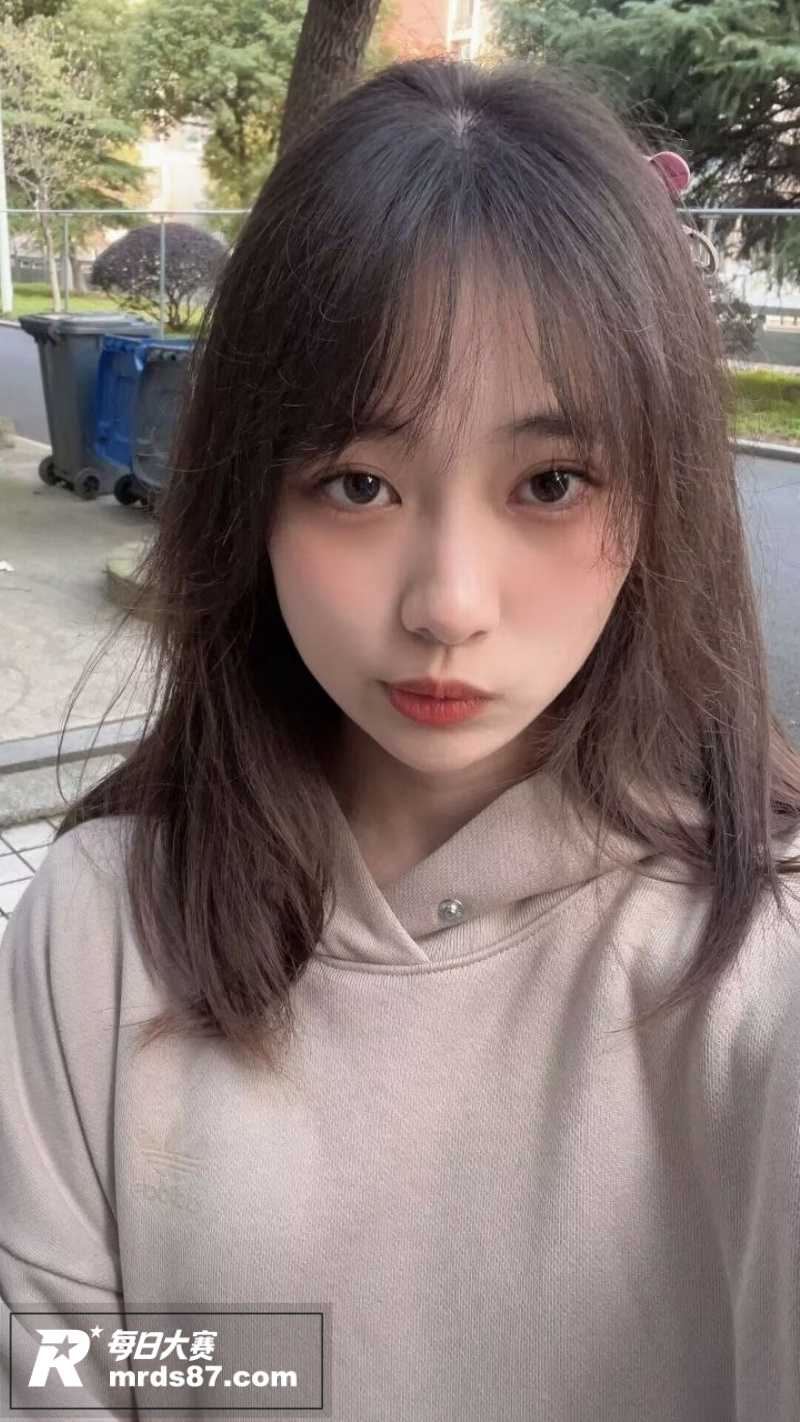极品反差贫乳情侣 不相关图片1
