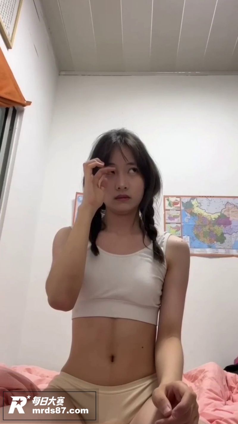 极品反差贫乳情侣 不相关图片4