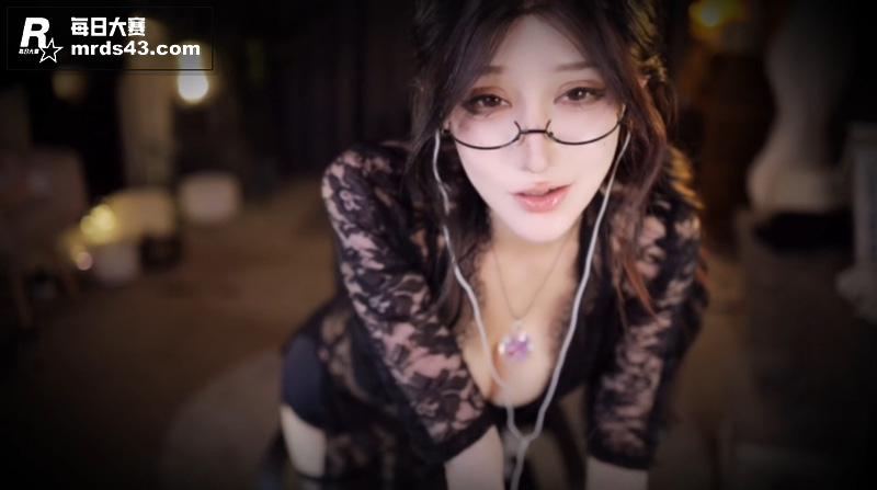 ASMR虎牙极品女神相关图片1