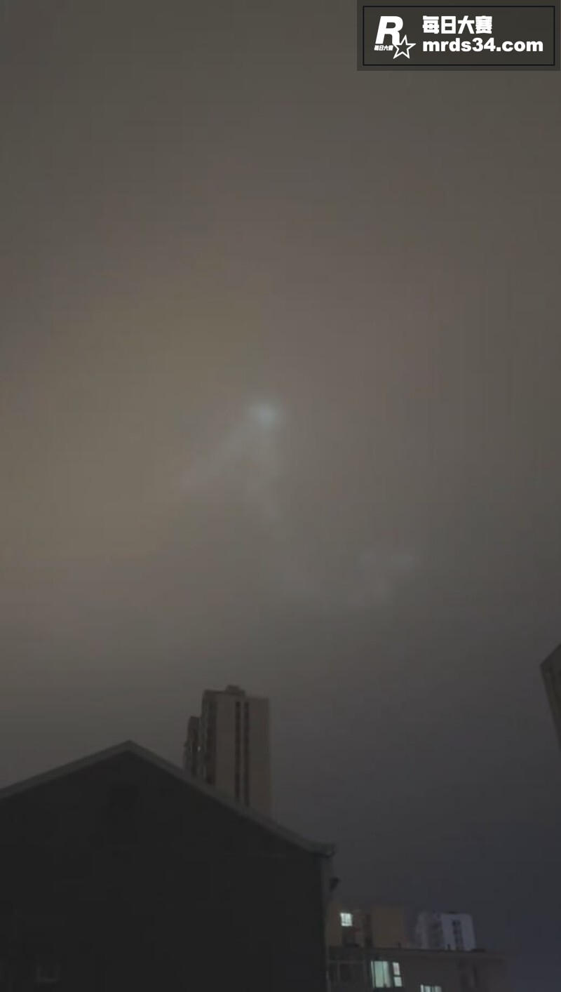 大连夜空惊现&quo相关图片5