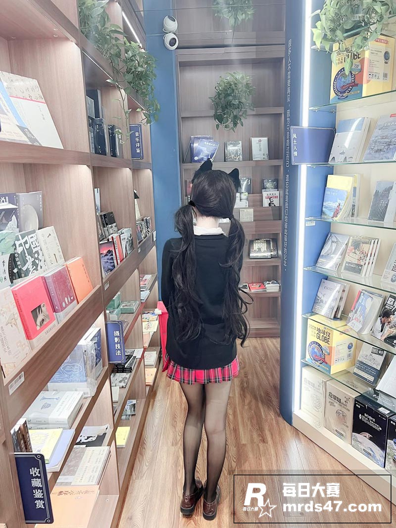 推特极品双马尾 圆圆相关图片3