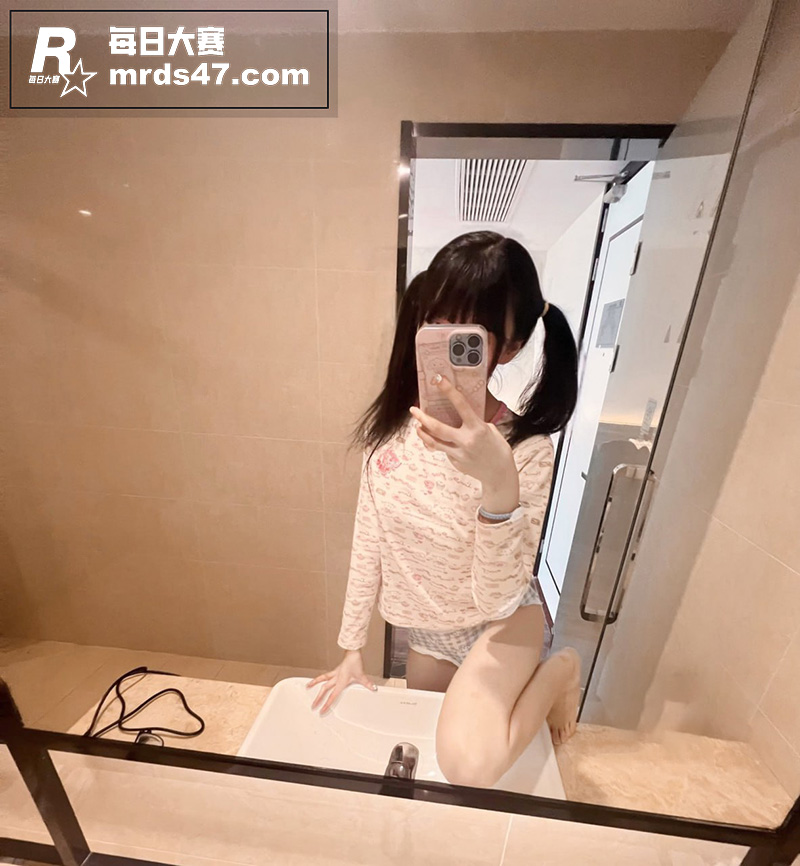 推特极品双马尾 圆圆相关图片5