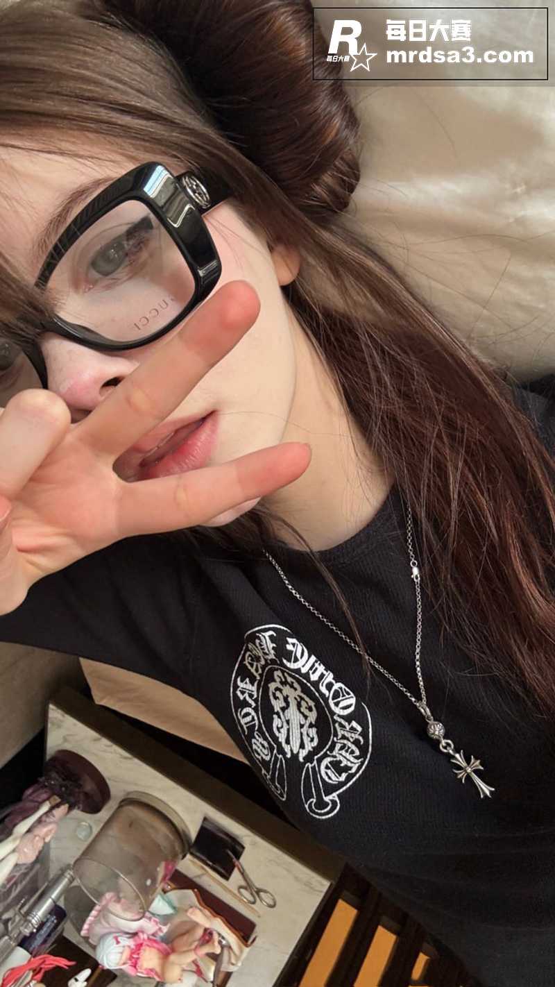 OF欧美网黄 脸穴同相关图片2