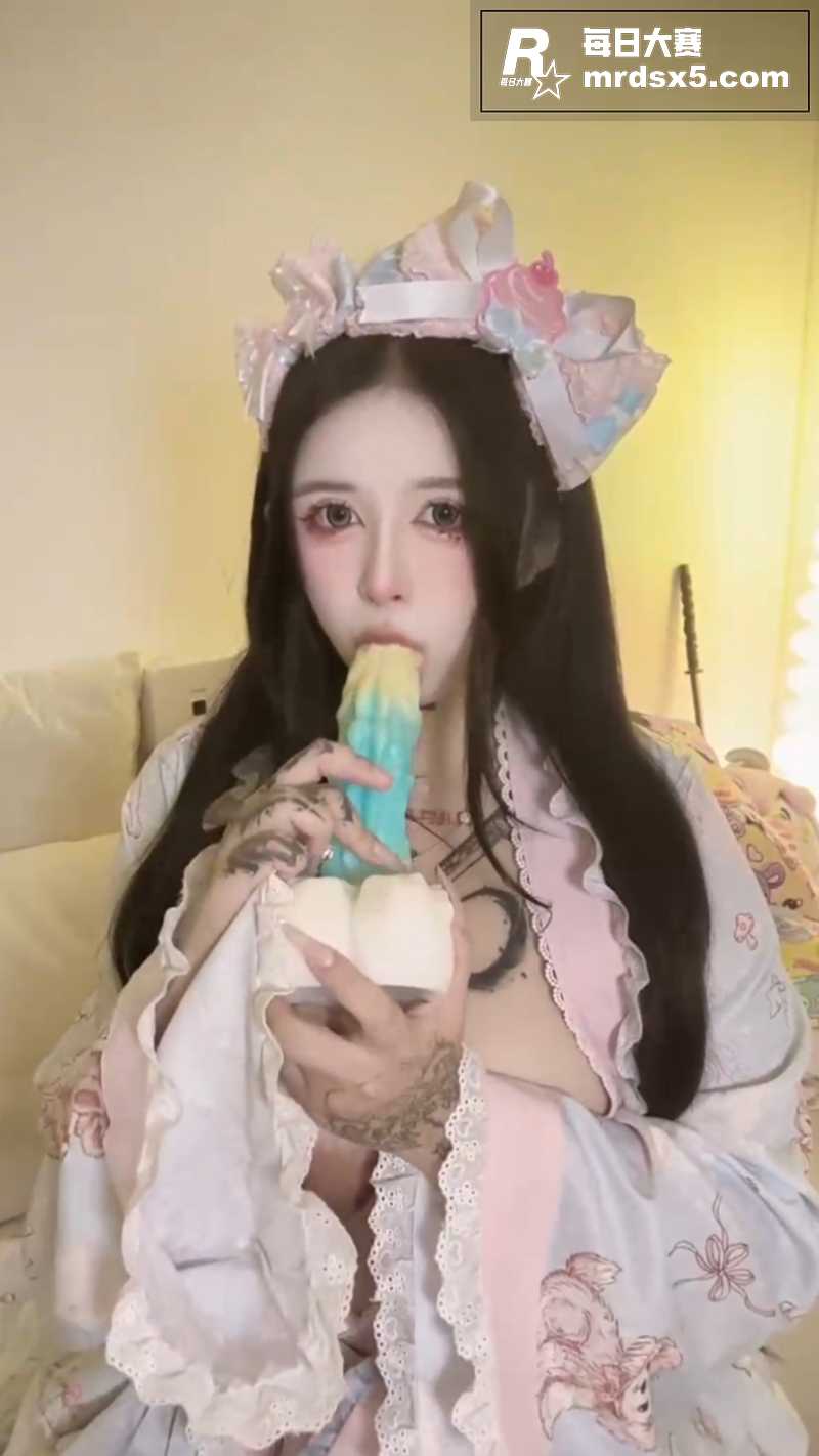 抖音二次元网红少女福相关图片11