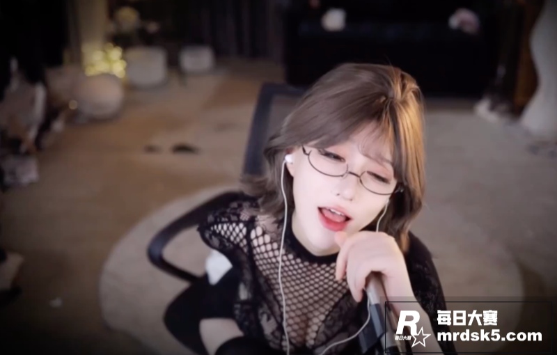虎牙ASMR巨乳御姐相关图片2