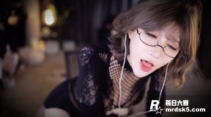 虎牙ASMR巨乳御姐相关图片10