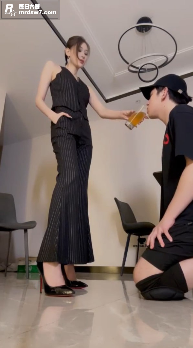 高颜值女王 艾琳 极相关图片1