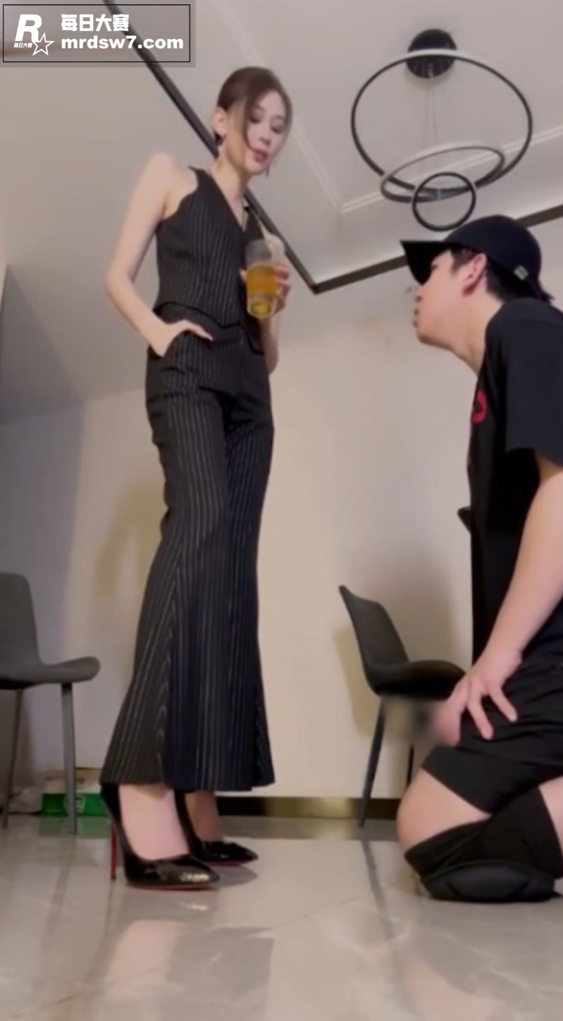 高颜值女王 艾琳 极相关图片4