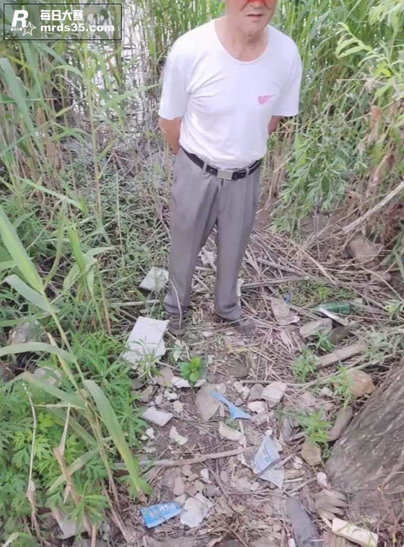 露出界天极品骚鸡 妖相关图片1