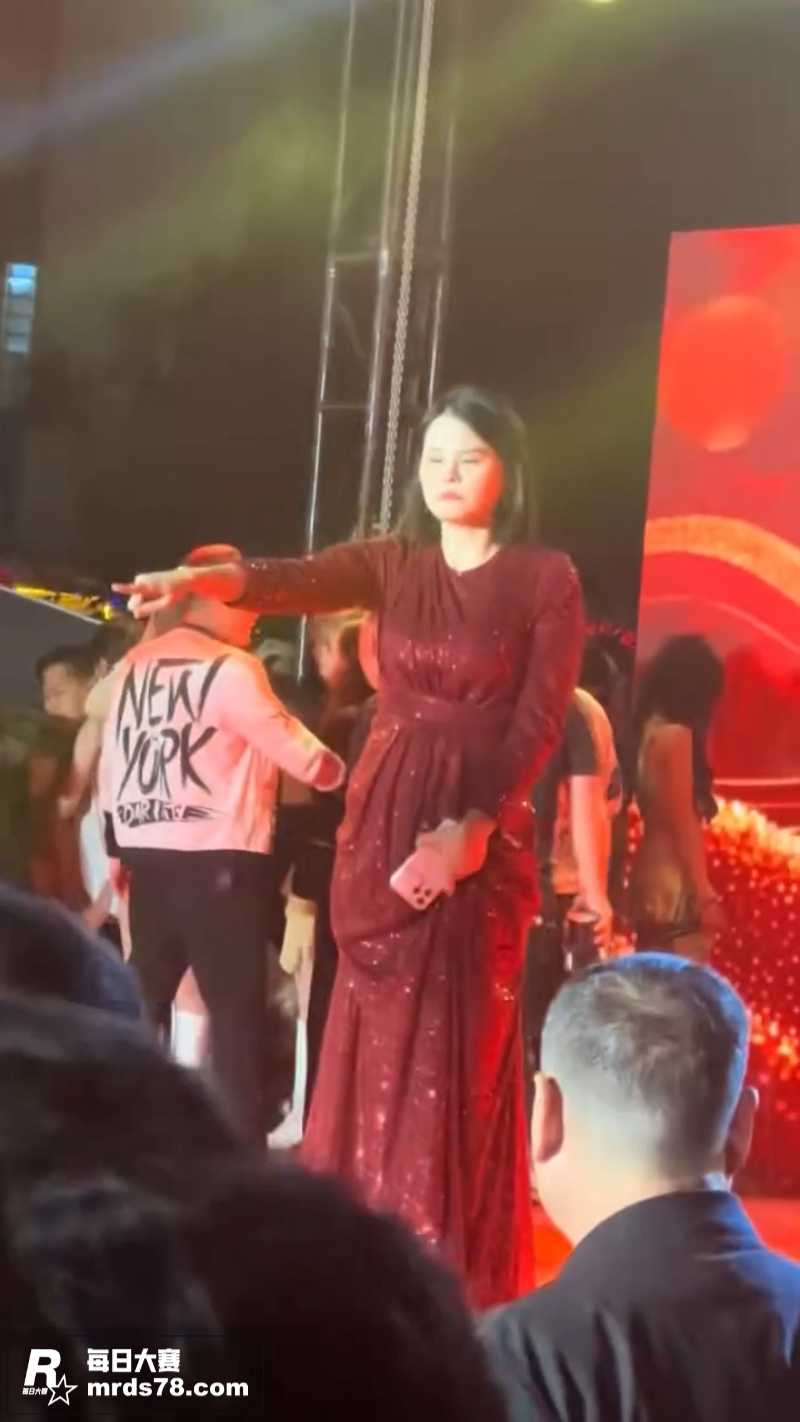抖音24万粉 悦影女相关图片2