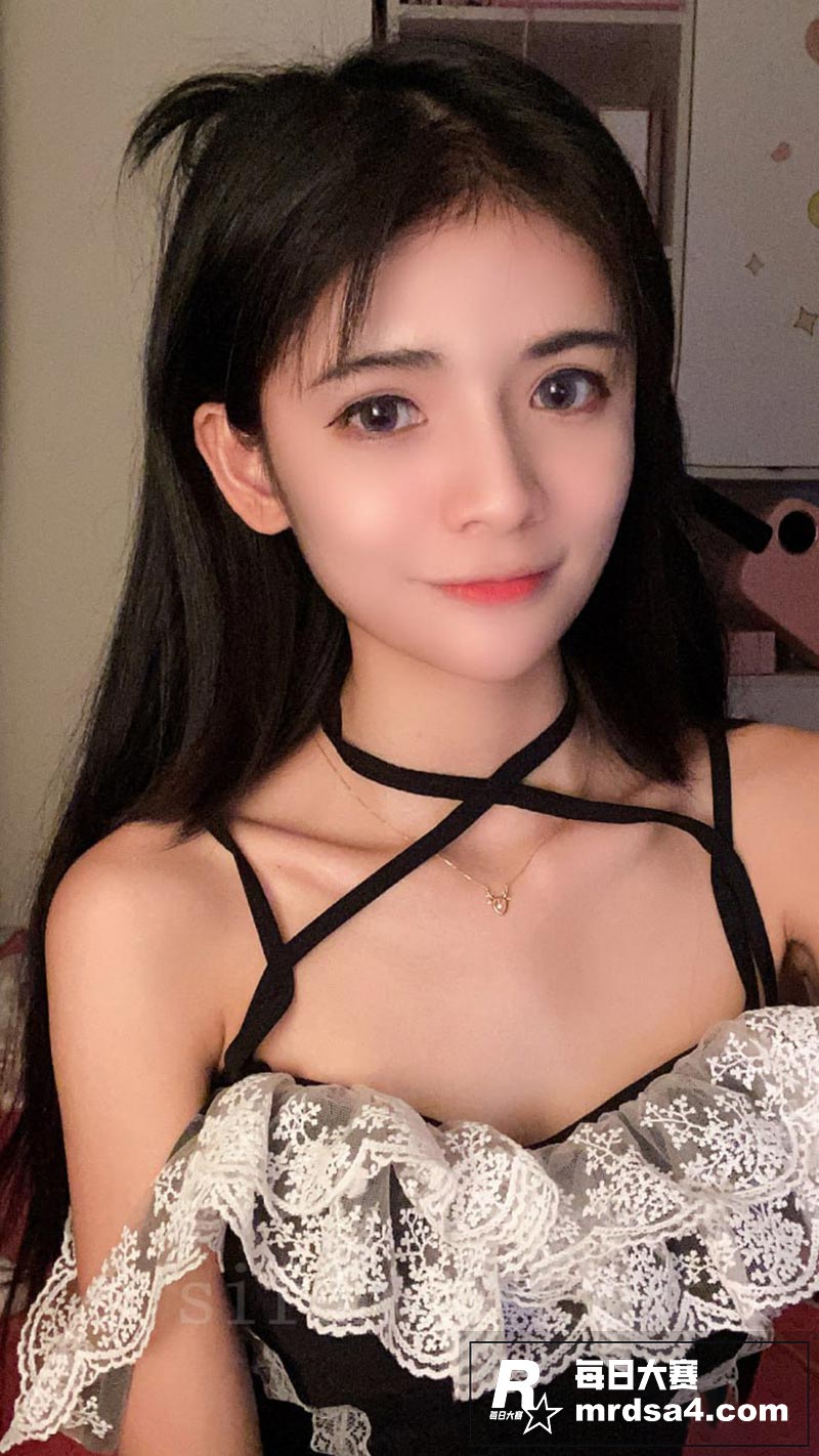 抖音巨乳网红 狗头萝相关图片2