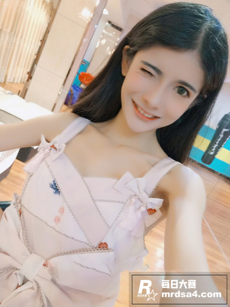 抖音巨乳网红 狗头萝相关图片4