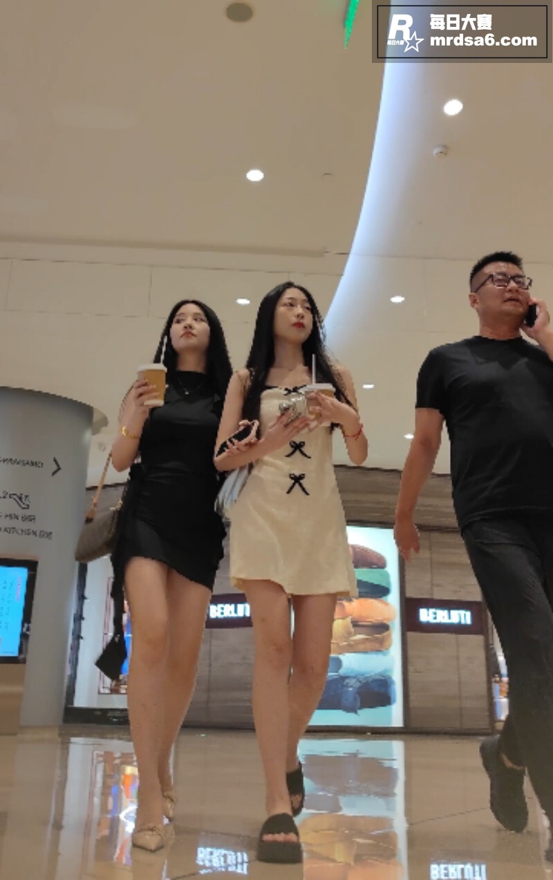 偷拍大神CSCD商场相关图片2