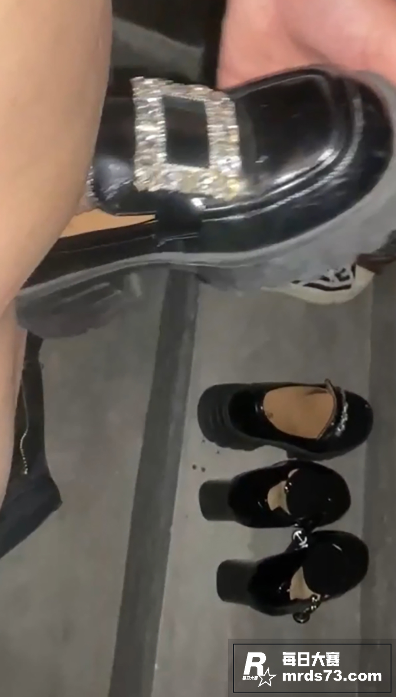 网友投稿！重口味恋鞋相关图片5