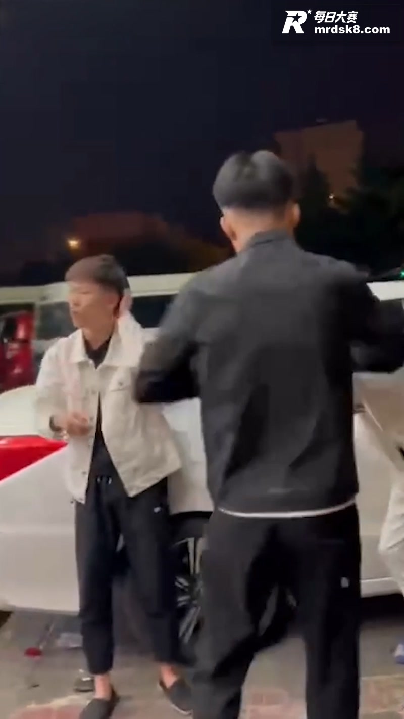 精神小妹太疯狂 找来相关图片3