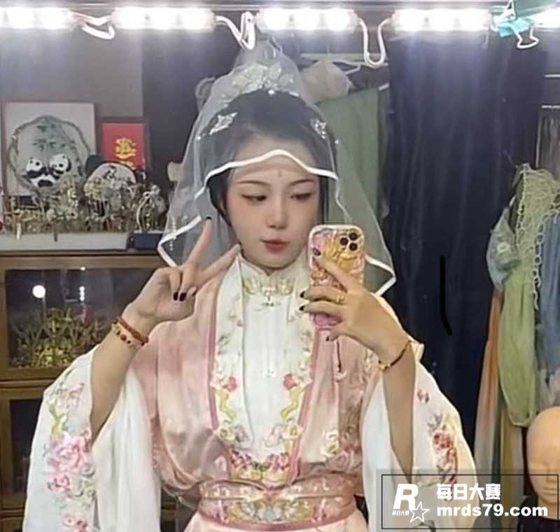 极品古装巨乳少妇 王相关图片2