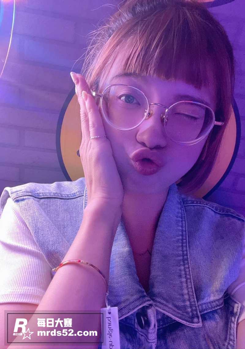 极品齐刘海妹子 邓芷相关图片6