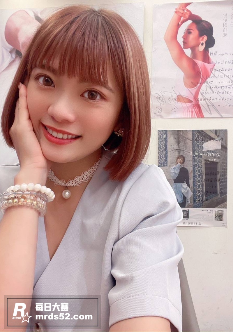 极品齐刘海妹子 邓芷相关图片9