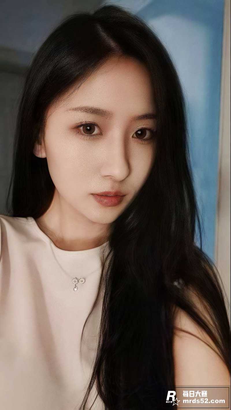 高颜值大学校花 刘芸相关图片2