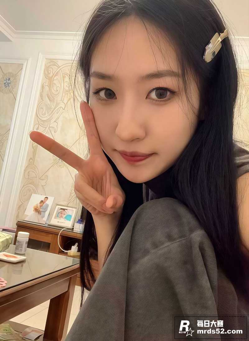 高颜值大学校花 刘芸相关图片3