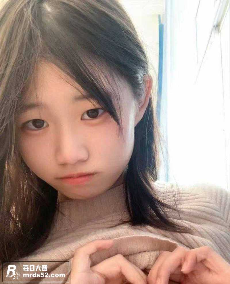 高颜值大学校花 刘芸相关图片5