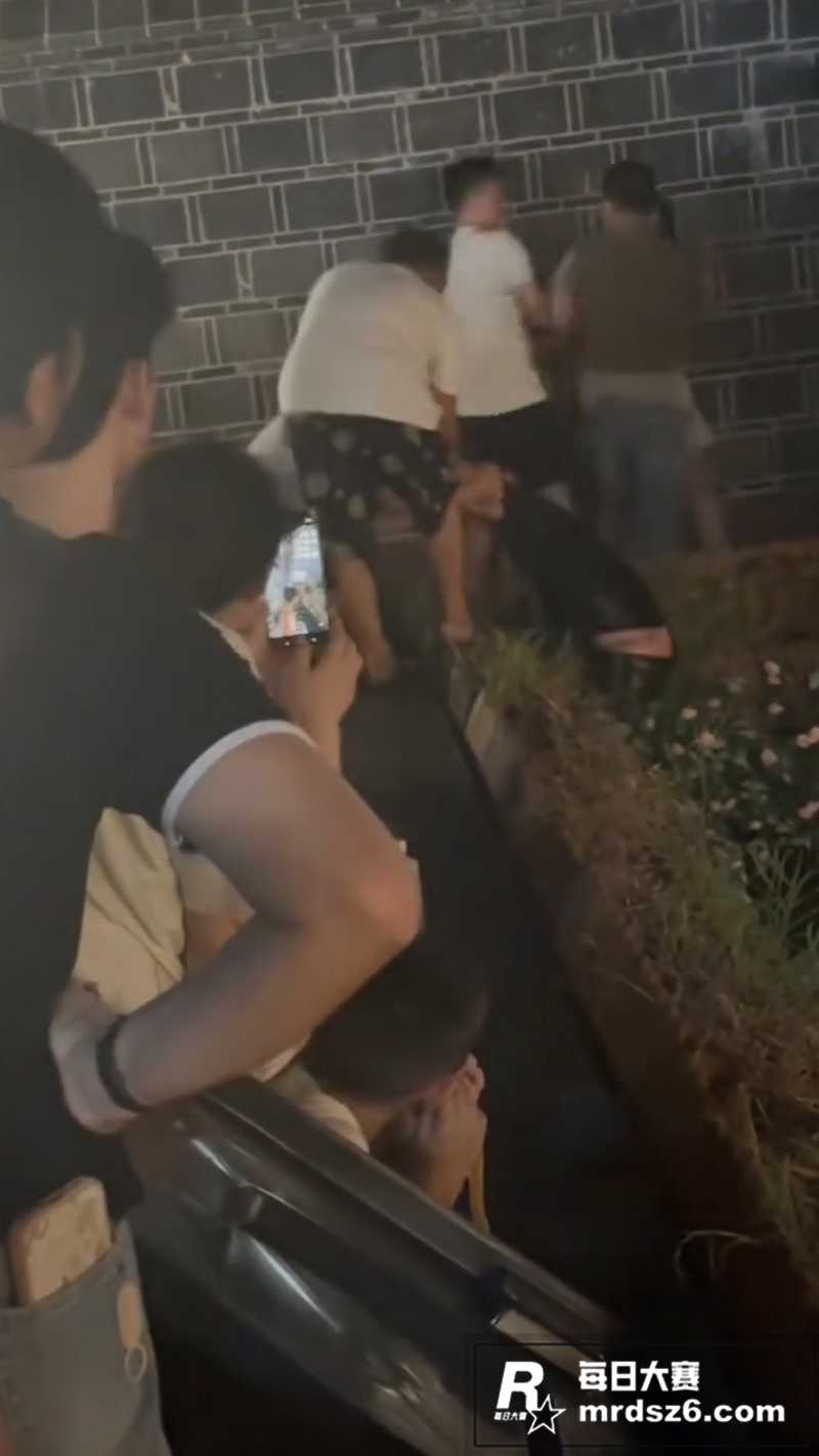 四川宜宾 小仙女跳水相关图片5