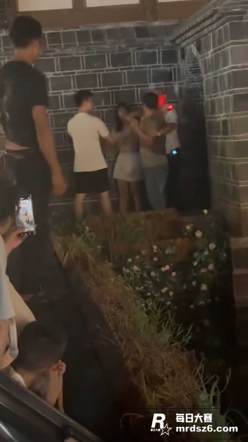 四川宜宾 小仙女跳水相关图片6