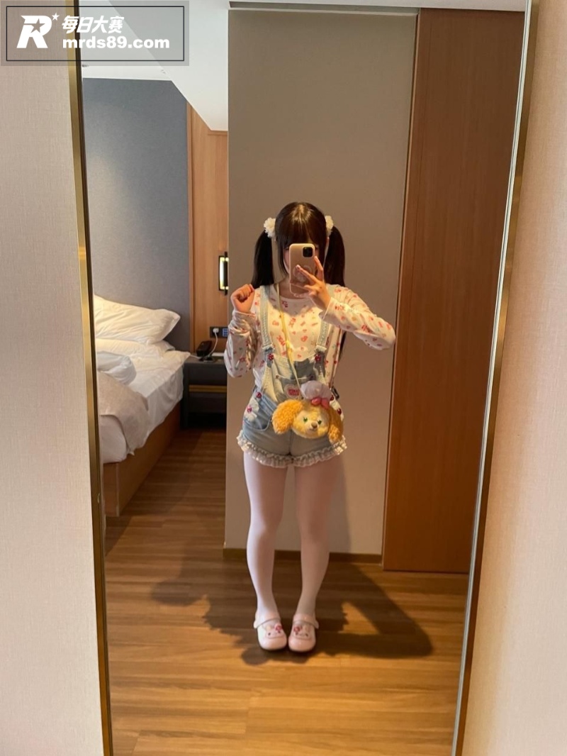 江苏19岁反差靓女 相关图片2