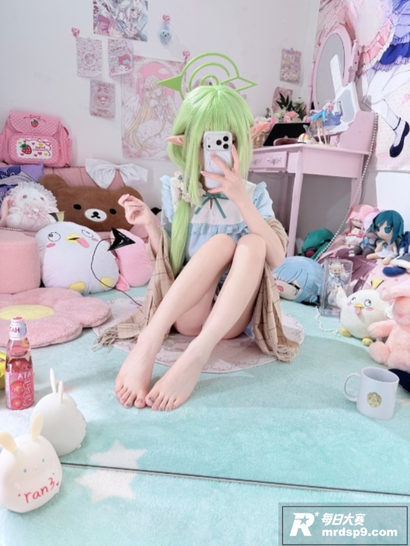 推特极品模特嫩妹 染相关图片3