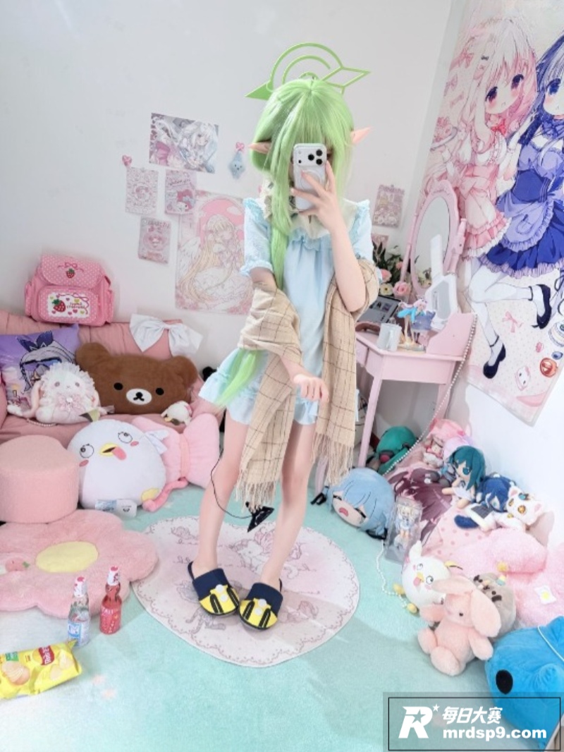 推特极品模特嫩妹 染相关图片11