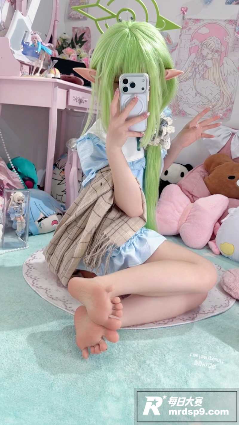 推特极品模特嫩妹 染相关图片23