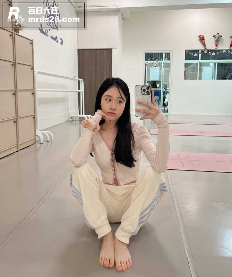 IG超高颜值清纯女神相关图片13