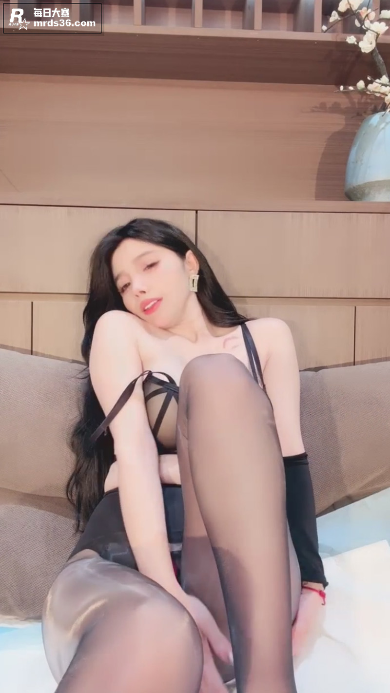 半糖巨乳喷水妖姬 若相关图片4