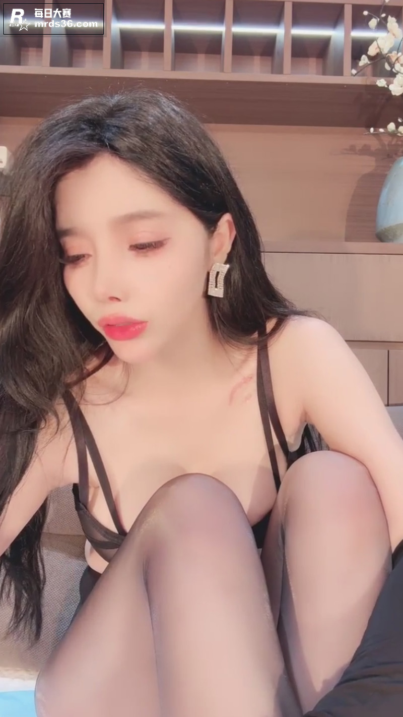 半糖巨乳喷水妖姬 若相关图片9