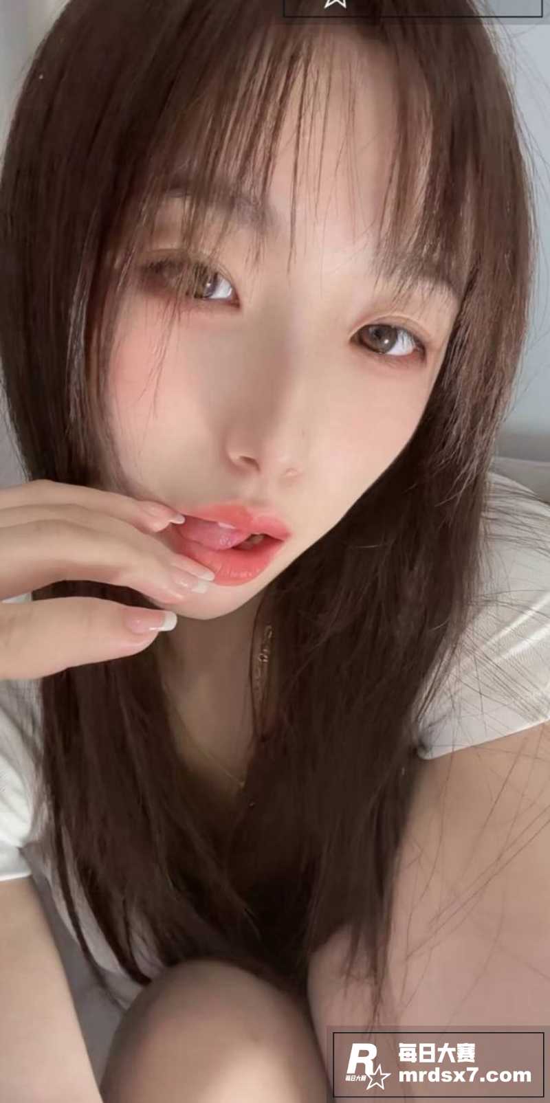 抖音网红风骚小少妇 相关图片3