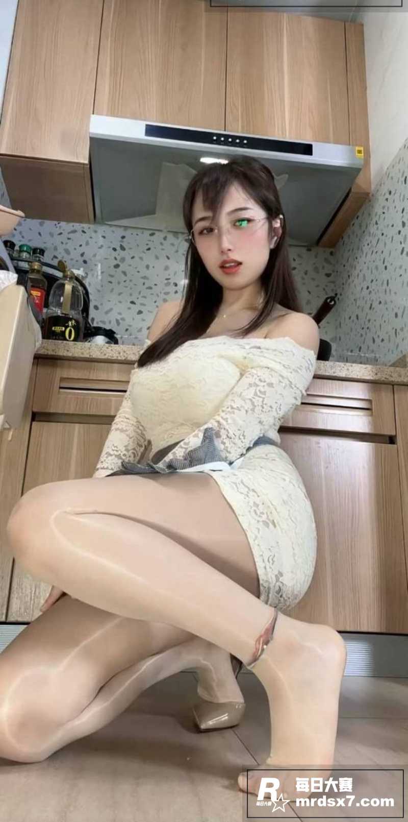 抖音网红风骚小少妇 相关图片4