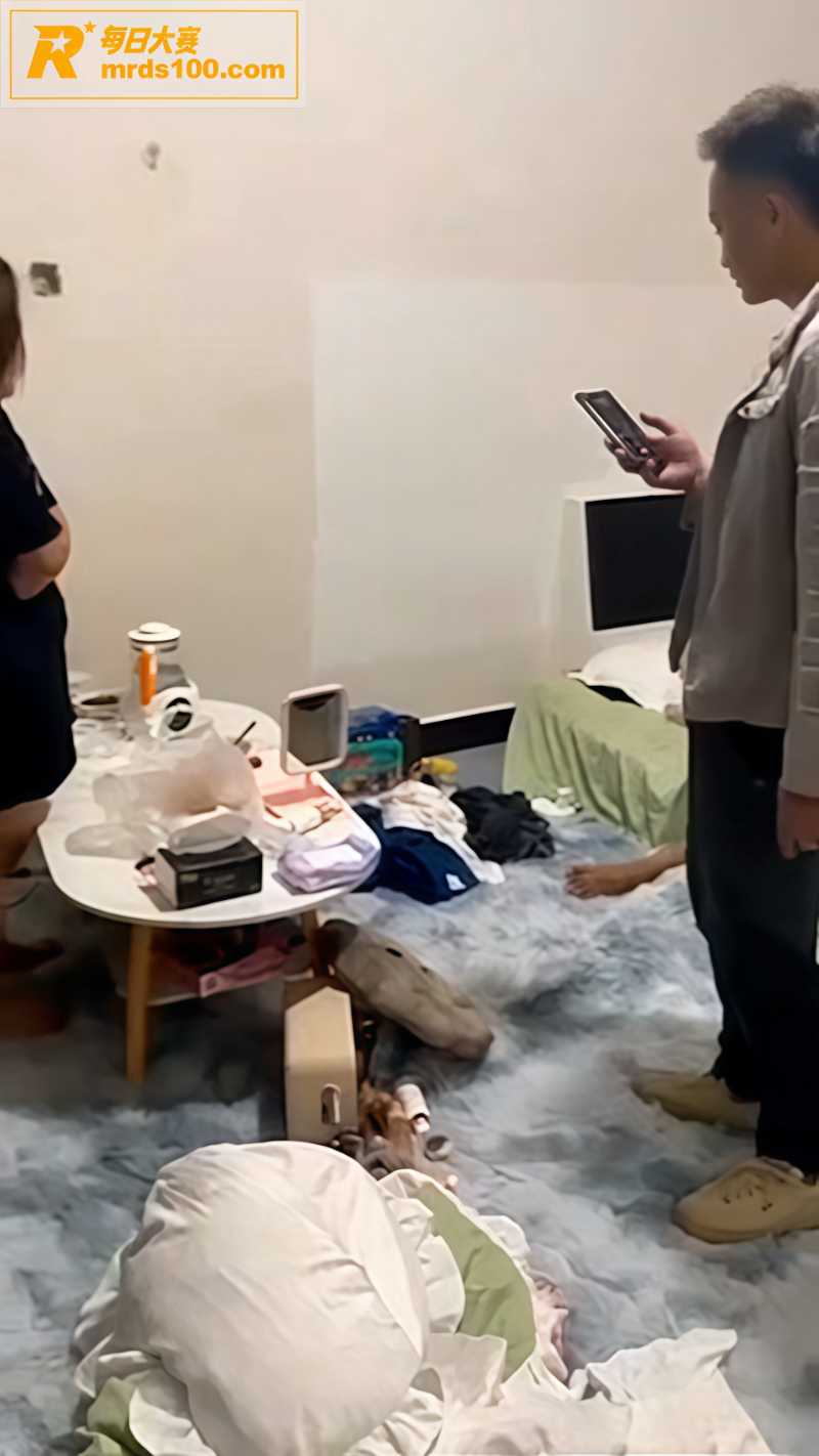 每日一抓！淫荡少妇不相关图片6