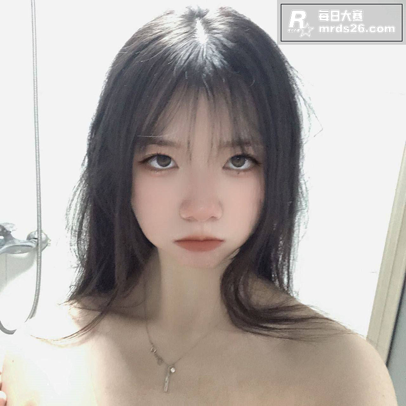 清纯反差学生妹 白炜相关图片2
