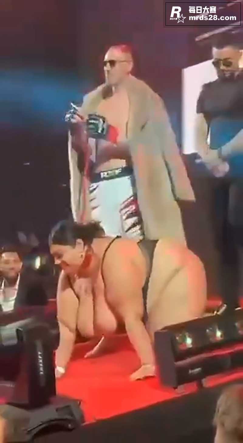 国外某赛事 男子带着相关图片3