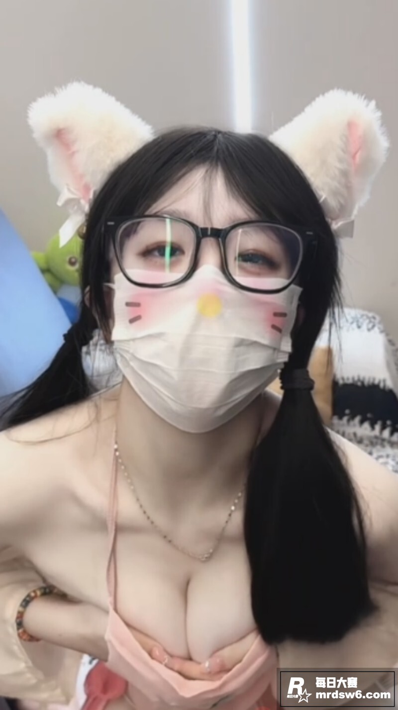 抖音擦边网红少女萝莉相关图片2